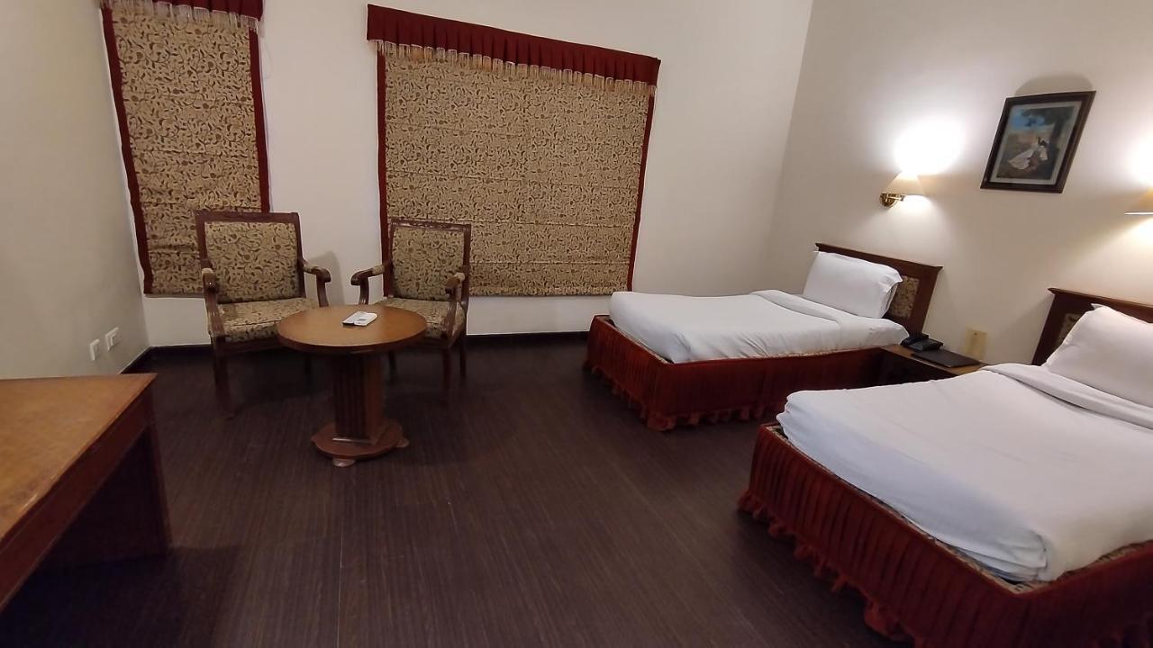 Hotel Sepal Бхатинда Экстерьер фото